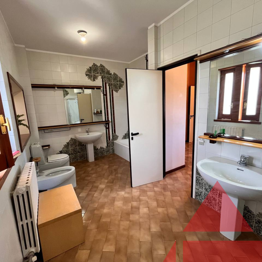 opificio capannone artigianale via conversano a rutigliano bari